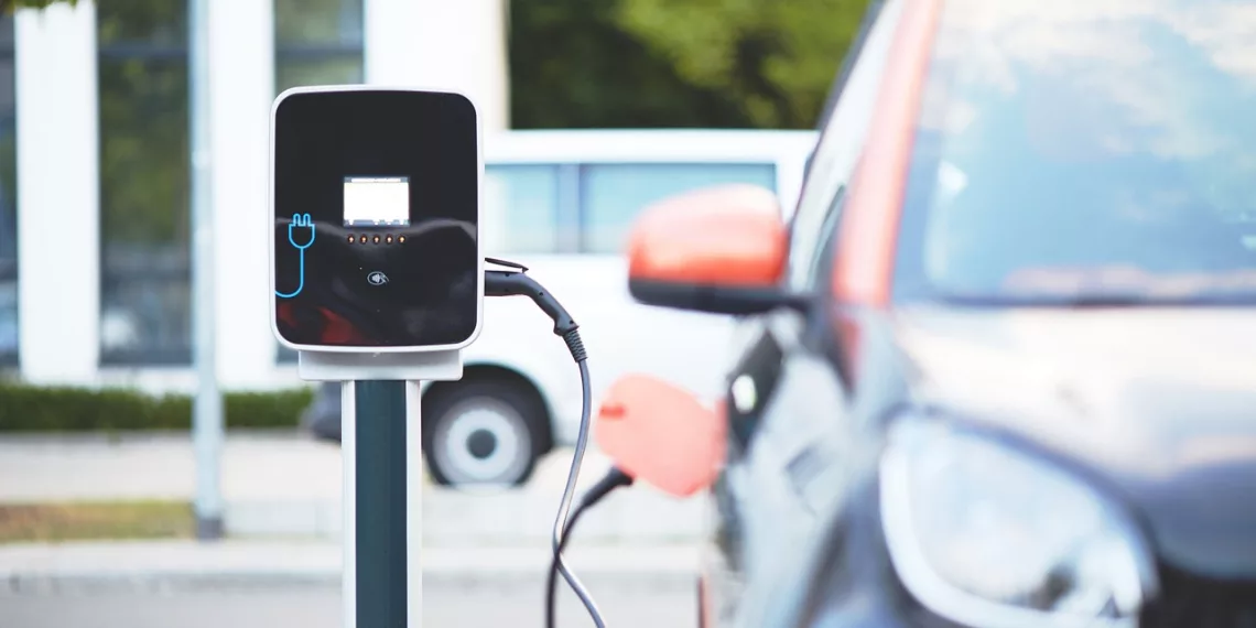 carregador huawei capa Huawei Revoluciona o Mercado com Carregadores Ultrarrápidos para Carros Elétricos no Brasil