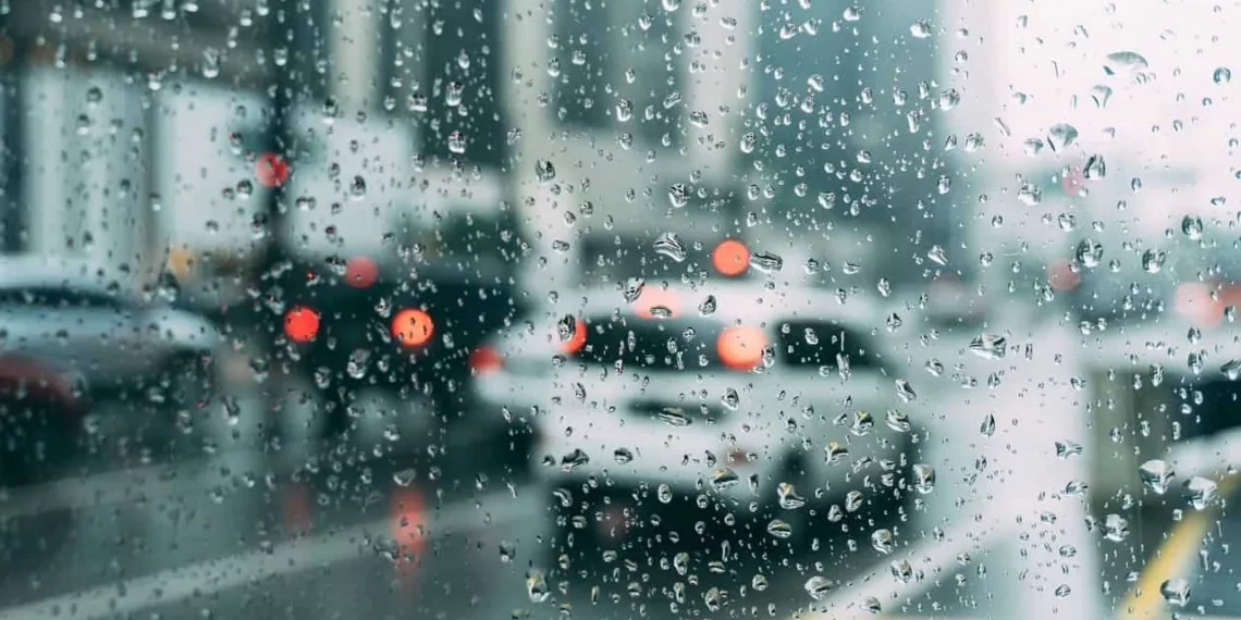 vidro chuva 1 Desvendando o Truque Simples que Evita o Embaçamento do Para-brisa