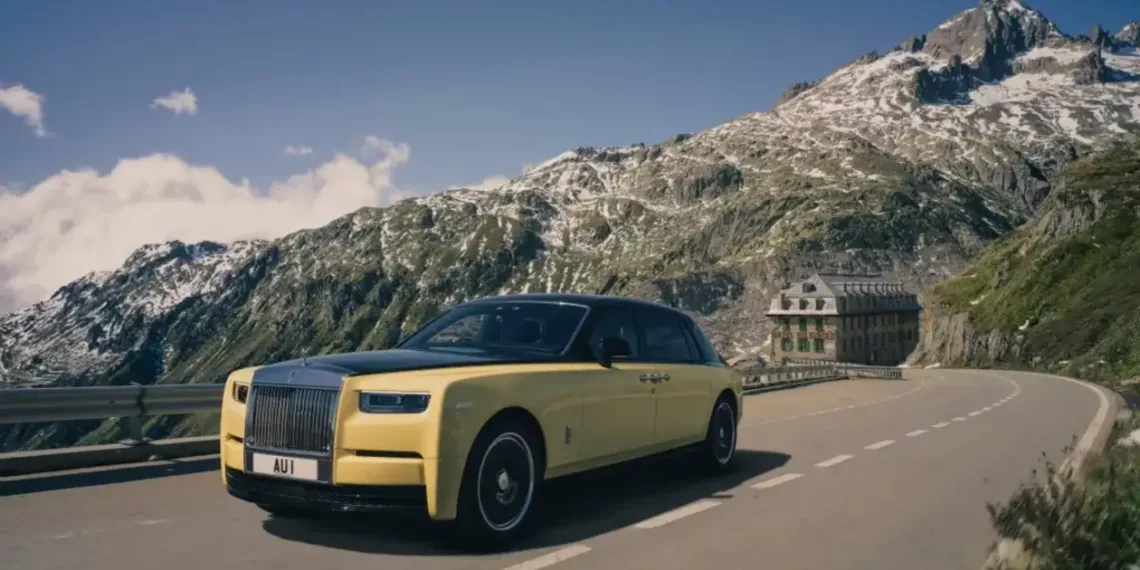 P90576495 lowRes rolls royce phantom Rolls-Royce celebra 60 anos de "007 contra Goldfinger" com Phantom exclusivo