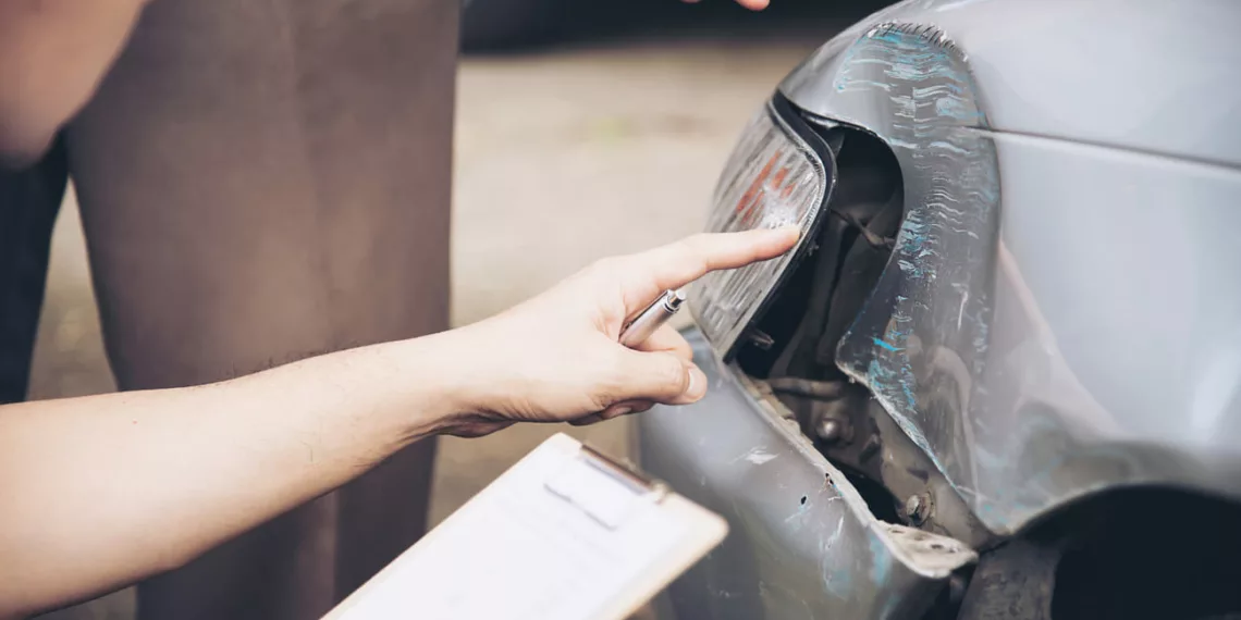 carro batido 1 Por que carros com batidas leves são classificados como perda total?