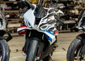cropped-bmw_s-1000-rr_2025_1_28042025_63887_960_720.webp