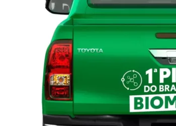 cropped-toyota-apresenta-hilux-biometano-na-agrishow-2.webp