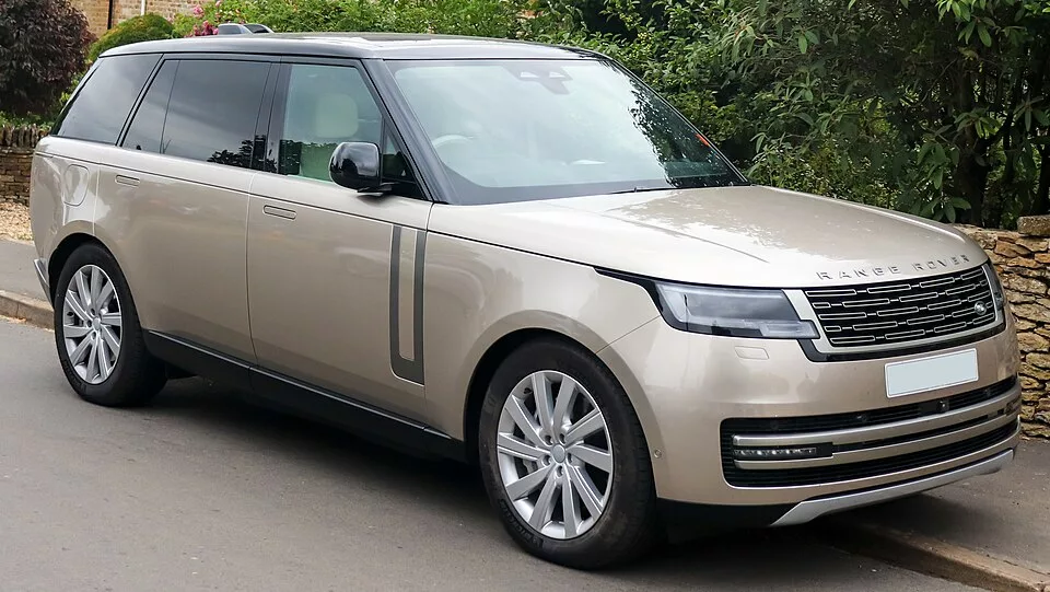 2022 Land Rover Range Rover SE P440e AWD Automatic 3.0 Front Os 5 carros com os maiores porta-malas do Brasil em 2025