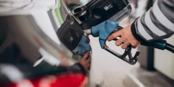 carros consumo 1 5 Carros com o pior consumo de combustível no Brasil em 2025