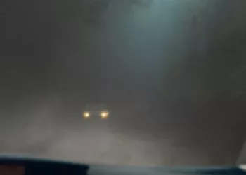 cropped-carro-neblina-1.webp