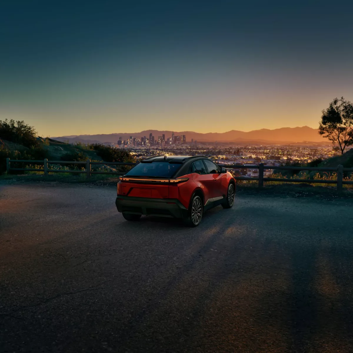 toyota chr 23 4 Toyota C-HR BEV: o SUV elétrico com 338 cv que promete mudar o jogo em 2026