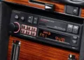 Pioneer SXT Volta ao futuro: Pioneer lança rádio que parece toca-fitas, mas esconde Bluetooth e USB