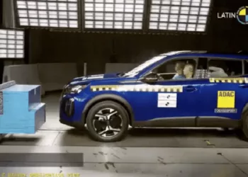 gif peugeot 2008 Peugeot 2008 recebe apenas uma estrela em teste de segurança e acende alerta para motoristas