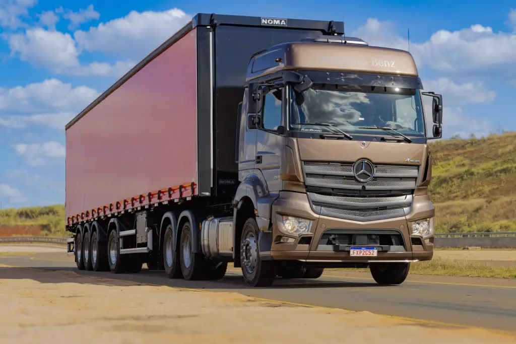 032A0917 Axor e1753018440138 Mercedes-Benz Axor 2026 retorna ao Brasil com motor Euro 6 e pacote tecnológico robusto