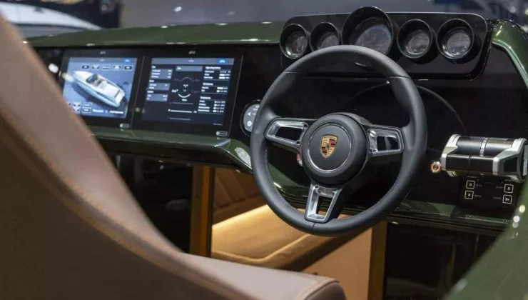 1 frauscher x porsche 850 fantom 00002 1536x865 56758116 Porsche leva motor do Macan elétrico para a água em barco de luxo que desafia os limites da velocidade