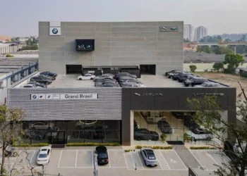 bmw c 1 BMW Grand Brasil Alphaville: arquitetura que traduz experiência, arte e sustentabilidade