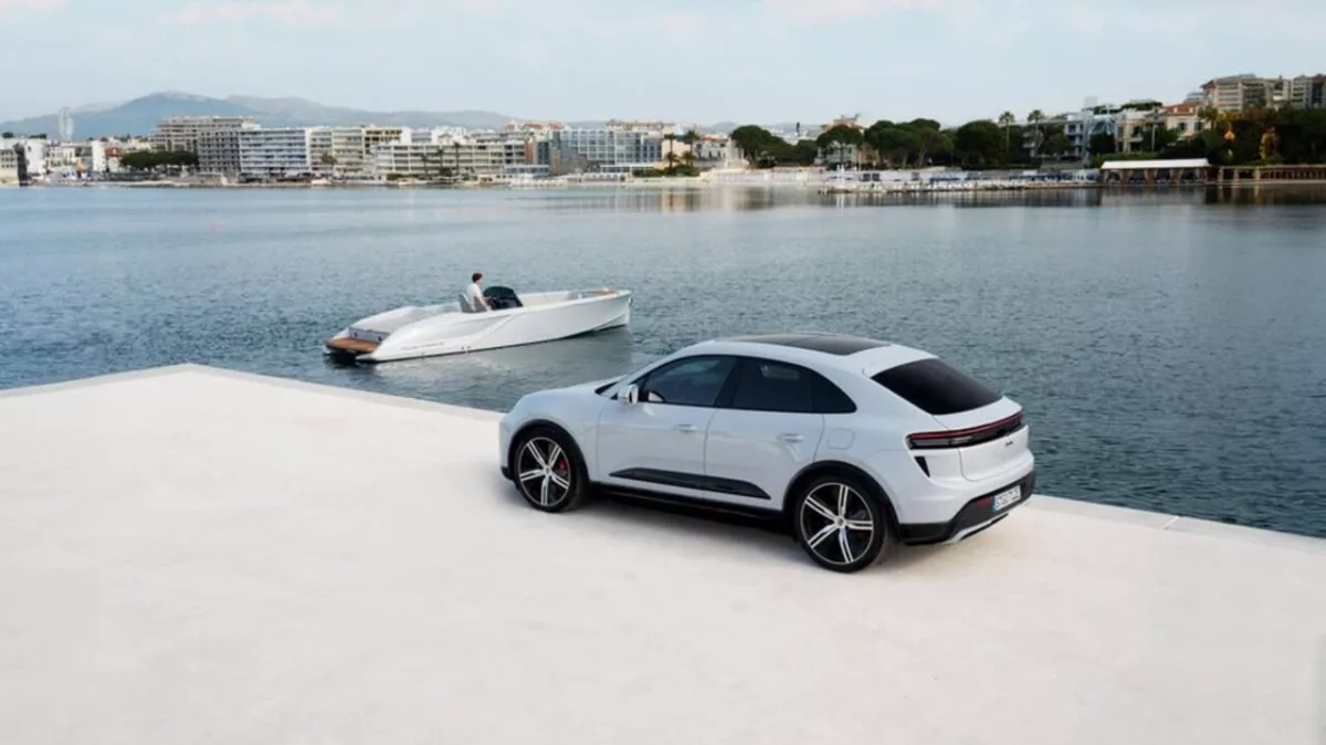 cprofgzrytptn90ytb17xjkle Porsche leva motor do Macan elétrico para a água em barco de luxo que desafia os limites da velocidade