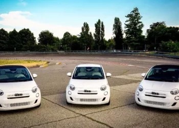 fiat 500 ibrida 2025 Novo Fiat 500 híbrido chega com motor do Mobi e sistema Pulse – será a sensação de novembro