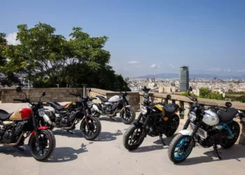 royal enfield confirma guerrilla 450 para o brasil em 2025 Guerrilla 450: Royal Enfield apresenta moto com pegada urbana e motor potente de 40 cv