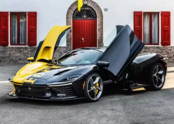 ferrari daytona sp3 tailor made 599 12 Modelo único da Ferrari Daytona SP3 atinge R$ 140 milhões em leilão beneficente