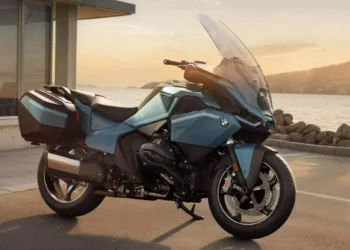 1 dianteira e lateral bmw r 1300 rt 58882687 BMW anuncia R 1300 RT nacional com estreia no Motorrad Fest em Campos do Jordão