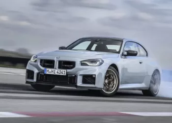 P90600856 highRes the new bmw m2 cs BMW M2 CS entra em pré-venda no Brasil com 510 cv e exclusividade extrema