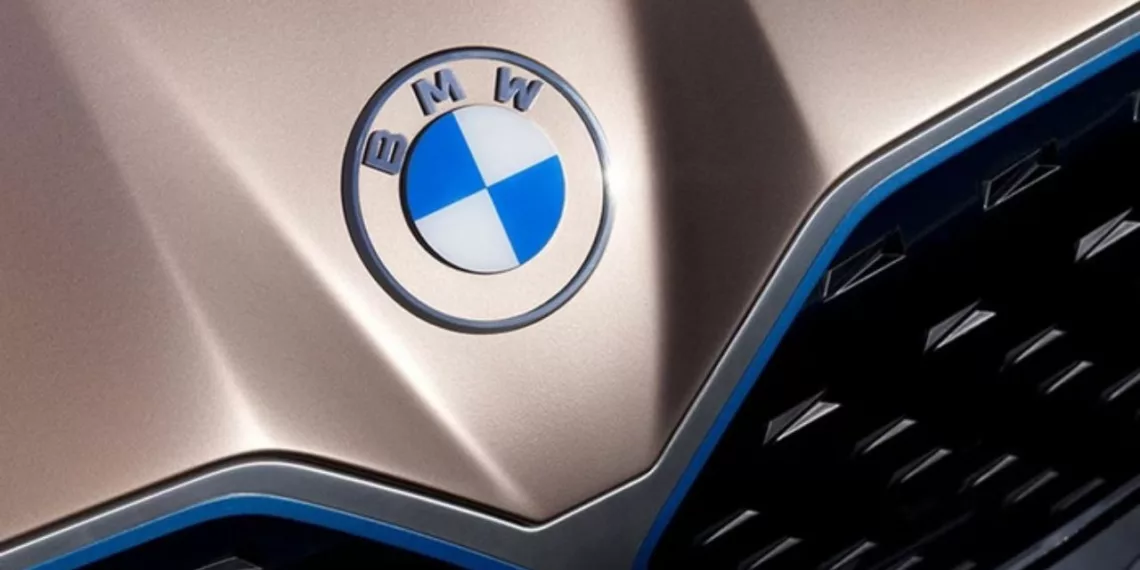 bmw logo BMW iX3 2025 estreia com novo logotipo e visual mais refinado