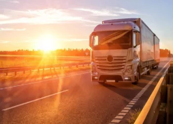 caminhao MEI Caminhoneiro: INSS lança cartilha com tudo o que você precisa saber